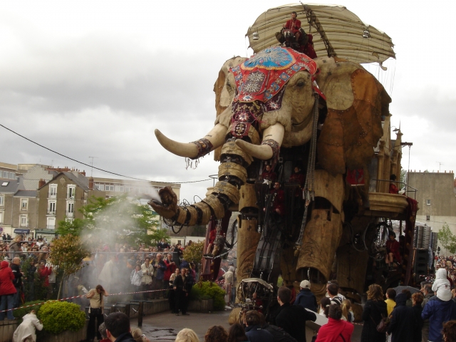 Royal-de-luxe-Élephant-mai-2005-2